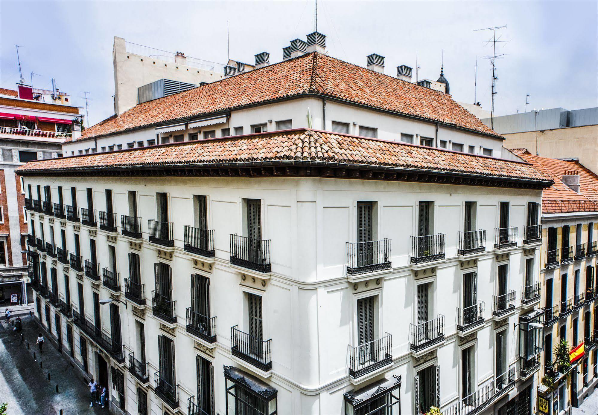 Gran Via Suites Мадрид Экстерьер фото
